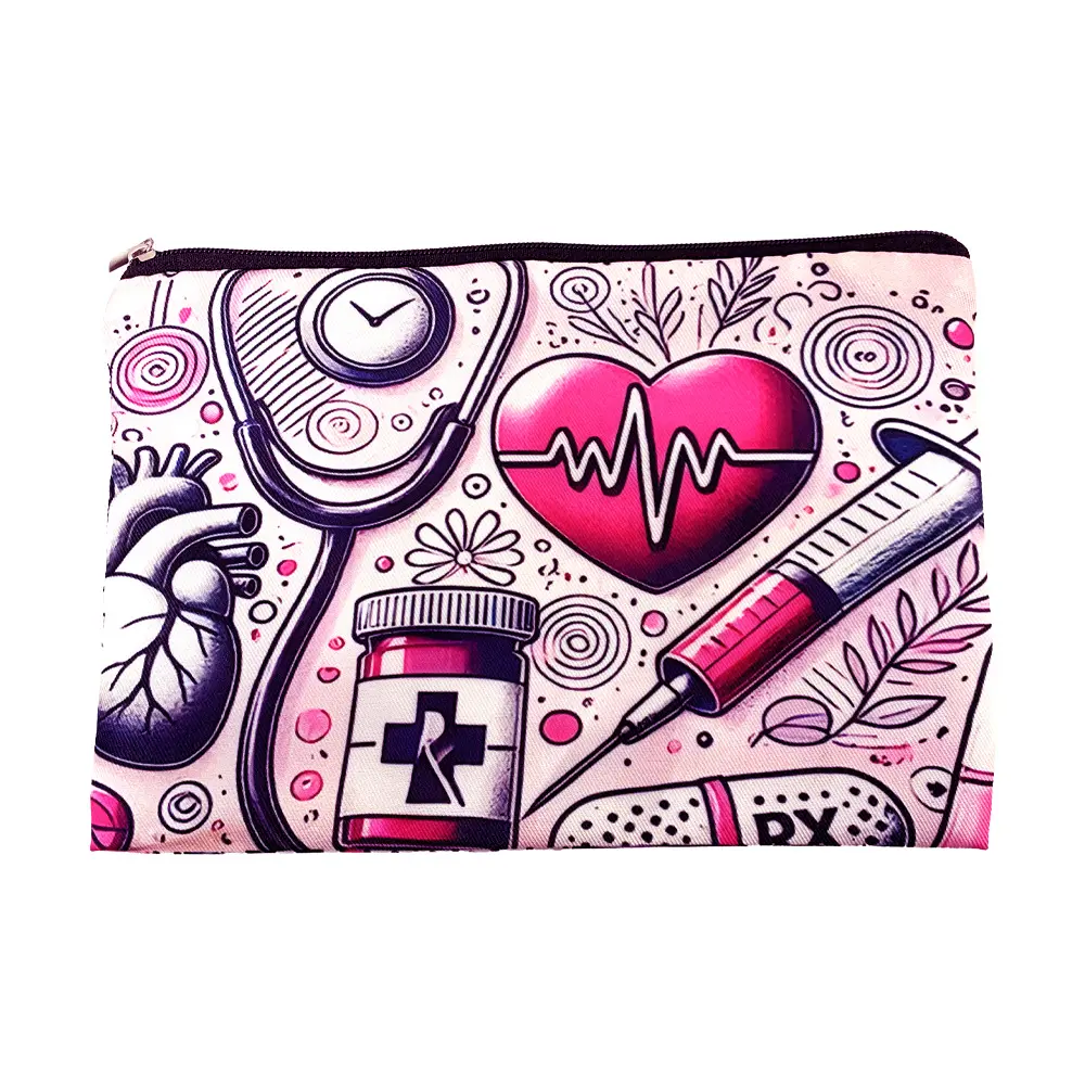 CARTUCHERA CON PATRONES MEDICOS DE TELA C/ROSADO ALTURA 15 – LARGO 22CM